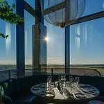 Clarion Helsinki Airport Hotel 4*