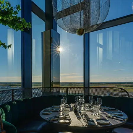 Clarion Helsinki Airport Hotel 4*