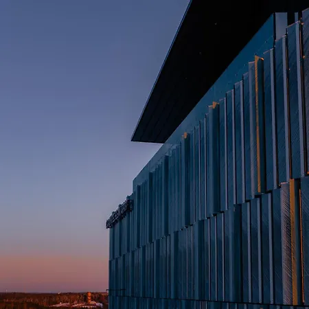 Clarion Helsinki Airport Hotel 4*
