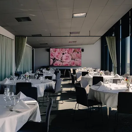Clarion Helsinki Airport Hotel 4*