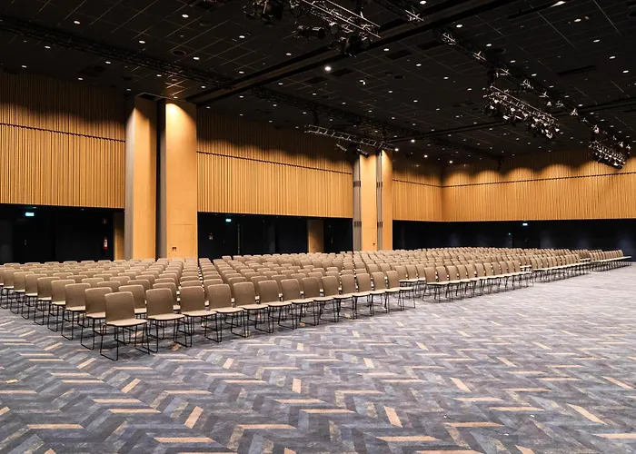 Clarion Helsinki Airport Отель Вантаа