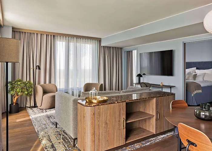 Clarion Helsinki Airport 4*